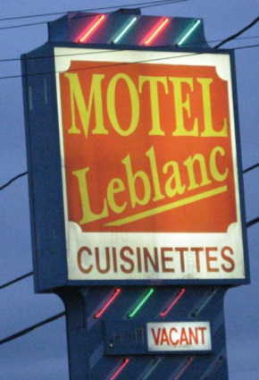 Отель Motel Leblanc  Карлетон-Сюр-Мер